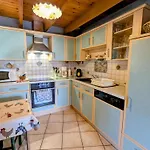 Confortable Avec 4 Chambres, Cheminee, Grand Terrain, Proche Pistes Et - Fr-1-589-107 度假居 *