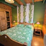 度假居 Confortable Avec 4 Chambres, Cheminee, Grand Terrain, Proche Pistes Et - Fr-1-589-107 *
