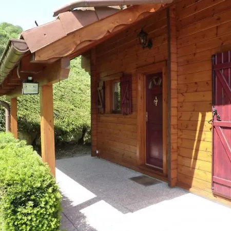 Confortable Avec 4 Chambres, Cheminee, Grand Terrain, Proche Pistes Et - Fr-1-589-107 منزل ريفي Le Ménil