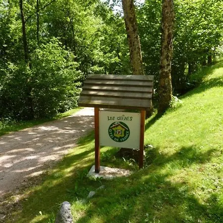 Confortable Avec 4 Chambres, Cheminee, Grand Terrain, Proche Pistes Et - Fr-1-589-107 *