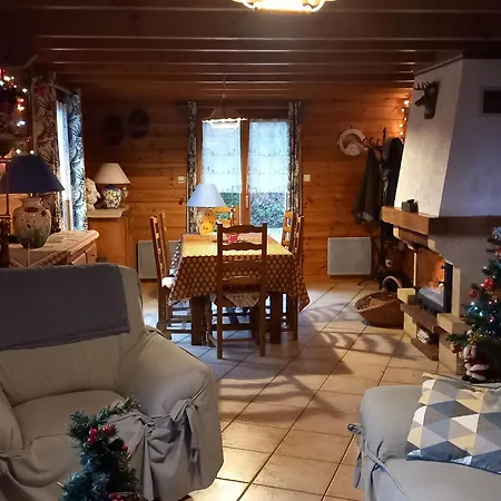 Confortable Avec 4 Chambres, Cheminee, Grand Terrain, Proche Pistes Et - Fr-1-589-107 منزل ريفي Le Ménil