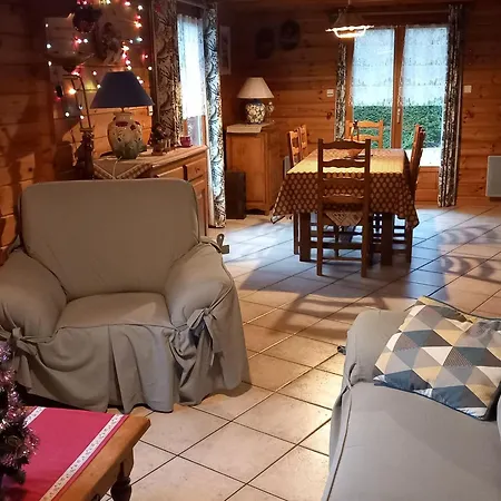 Confortable Avec 4 Chambres, Cheminee, Grand Terrain, Proche Pistes Et - Fr-1-589-107 *