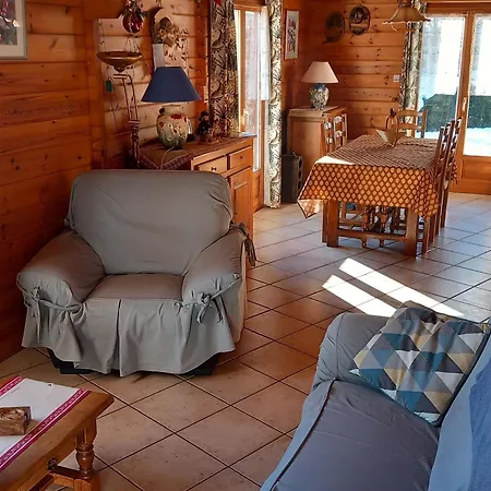Confortable Avec 4 Chambres, Cheminee, Grand Terrain, Proche Pistes Et - Fr-1-589-107 * Le Menil