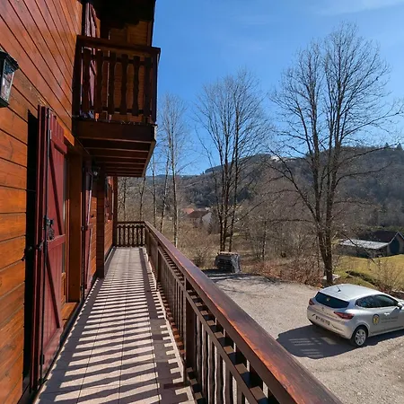 Confortable Avec 4 Chambres, Cheminee, Grand Terrain, Proche Pistes Et - Fr-1-589-107 Le Ménil