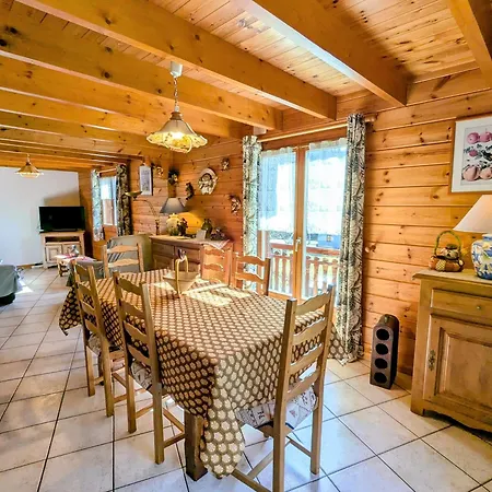 Holiday home Confortable Avec 4 Chambres, Cheminee, Grand Terrain, Proche Pistes Et - Fr-1-589-107 Le Menil