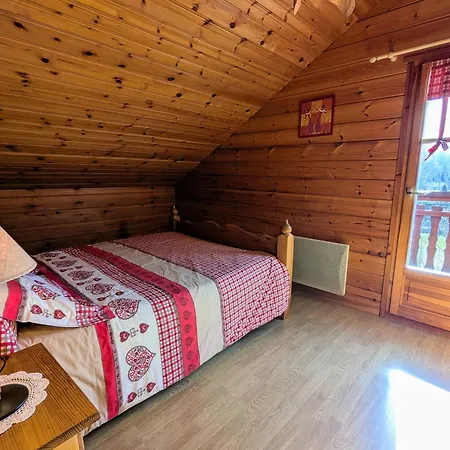 Confortable Avec 4 Chambres, Cheminee, Grand Terrain, Proche Pistes Et - Fr-1-589-107 * Le Menil