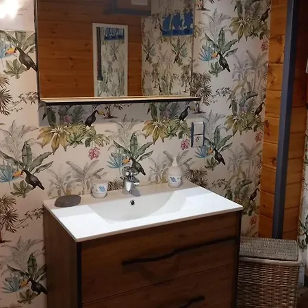 Confortable Avec 4 Chambres, Cheminee, Grand Terrain, Proche Pistes Et - Fr-1-589-107 * Le Ménil