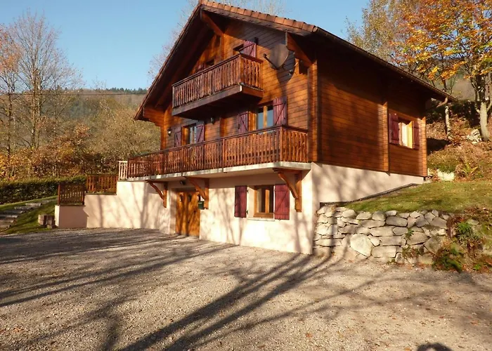 Confortable Avec 4 Chambres, Cheminée, Grand Terrain, Proche Pistes Et - Fr-1-589-107 Hébergement de vacances Le Ménil