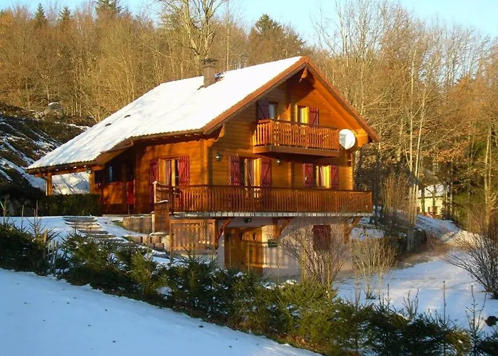 Confortable Avec 4 Chambres, Cheminée, Grand Terrain, Proche Pistes Et - Fr-1-589-107 Hébergement de vacances *