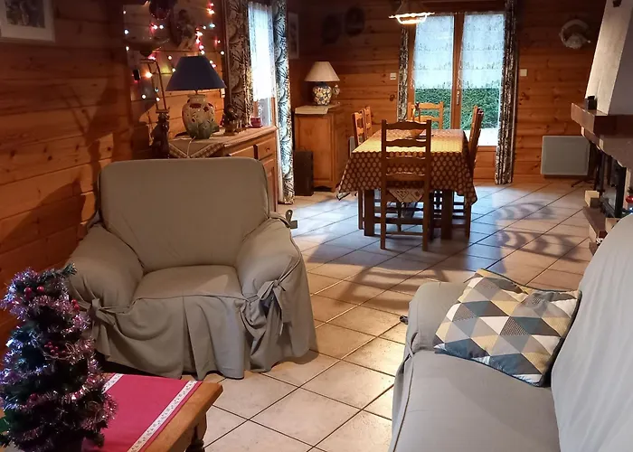 Confortable Avec 4 Chambres, Cheminée, Grand Terrain, Proche Pistes Et - Fr-1-589-107 *