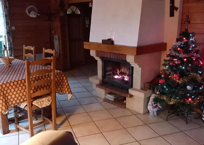 Confortable Avec 4 Chambres, Cheminée, Grand Terrain, Proche Pistes Et - Fr-1-589-107 Le Ménil