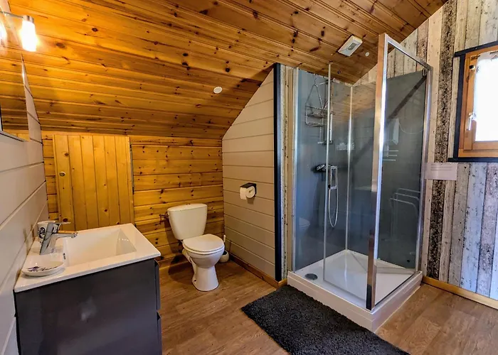 Confortable Avec 4 Chambres, Cheminée, Grand Terrain, Proche Pistes Et - Fr-1-589-107 * Le Ménil