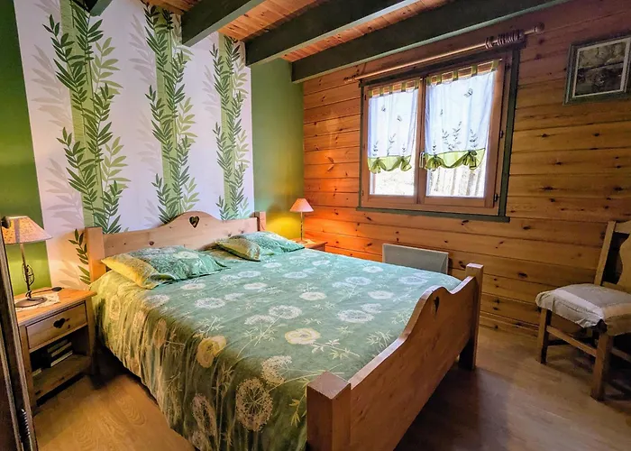 Confortable Avec 4 Chambres, Cheminée, Grand Terrain, Proche Pistes Et - Fr-1-589-107 Hébergement de vacances Le Ménil