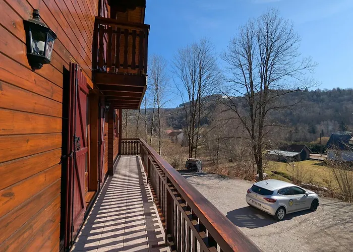 Confortable Avec 4 Chambres, Cheminée, Grand Terrain, Proche Pistes Et - Fr-1-589-107 Le Ménil