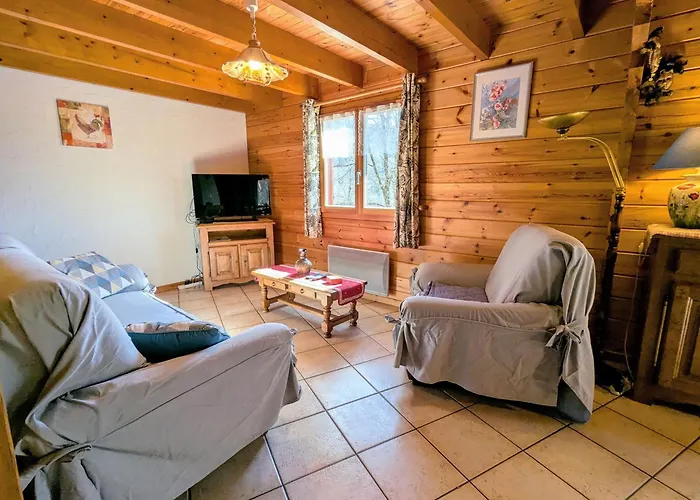 Confortable Avec 4 Chambres, Cheminée, Grand Terrain, Proche Pistes Et - Fr-1-589-107 Hébergement de vacances