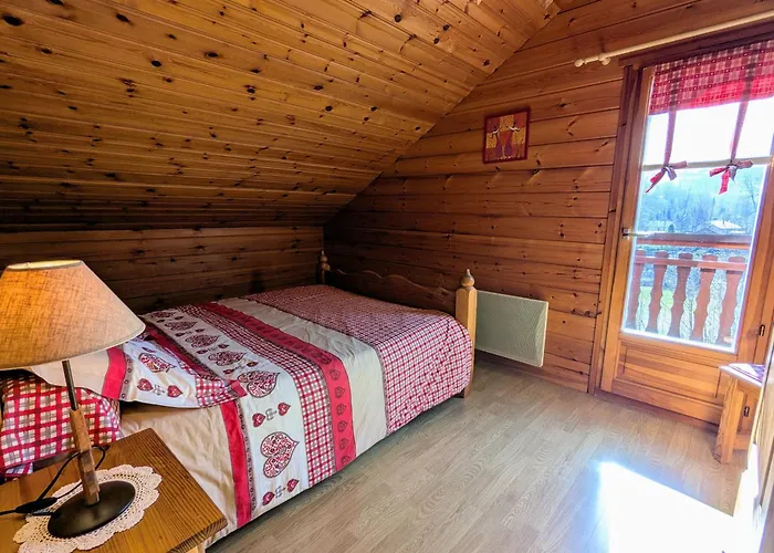 Confortable Avec 4 Chambres, Cheminée, Grand Terrain, Proche Pistes Et - Fr-1-589-107 * Le Ménil