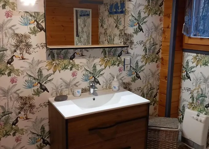 Confortable Avec 4 Chambres, Cheminée, Grand Terrain, Proche Pistes Et - Fr-1-589-107 * Le Ménil